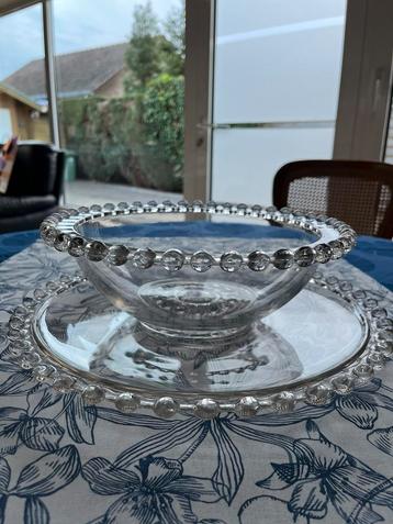 Glazen fruitschaal beschikbaar voor biedingen