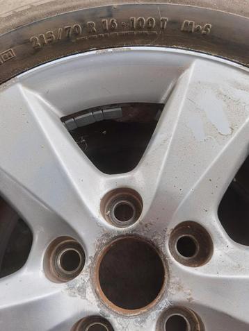 4 velgen met banden 215/70/16 beschikbaar voor biedingen