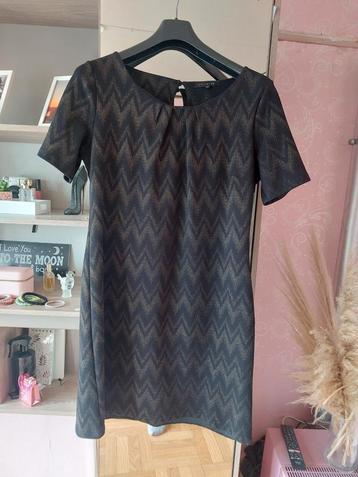 Jurk met gouden glitter, Kleding | Dames, Jurken, Ophalen of Verzenden, Zo goed als nieuw, Maat 42/44 (L)