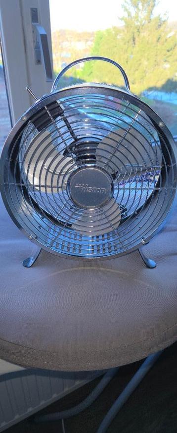 Tafel ventilator. beschikbaar voor biedingen
