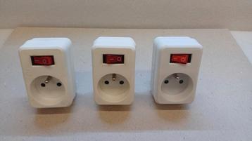 3 x prise avec interrupteur comme neuf, Hobby & Loisirs créatifs, Enlèvement ou Envoi, Comme neuf