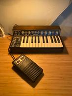 Bass synth (mini monkey bass), Muziek en Instrumenten, Ophalen, Zo goed als nieuw, Overige aantallen, Overige merken