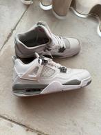 Nieuwstaat Nike Air Jordan 4 grey white oreo maat 41, Kleding | Heren, Schoenen, Wit, Nike, Ophalen of Verzenden, Zo goed als nieuw