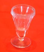 verre a liqueur evasé facette et pied rond (31), Enlèvement ou Envoi