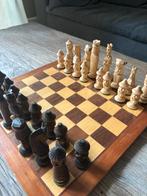 Zelfgemaakt houten schaakbord - uniek vakmanschap., Ophalen, Zo goed als nieuw