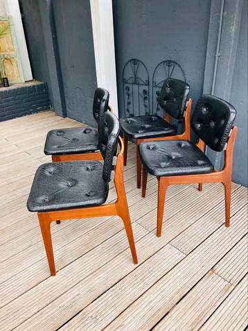 Set van 4 vintage stoelen beschikbaar voor biedingen