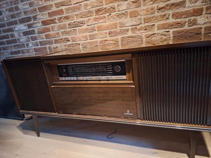 Vintage grundig platenspeler en radio boxen in meubel., Antiek en Kunst, Antiek | Tv's en Audio, Ophalen