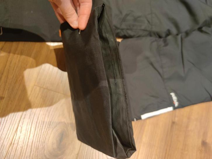 2 Zwarte skibroeken 6 en 10j - 1bordeaux skibroek 8j Quechua, Kinderen en Baby's, Kinderkleding | Kinder-kledingpakketten, Zo goed als nieuw