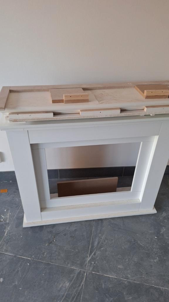 Schoorsteenmantel in hout - 2 stuks, Huis en Inrichting, Haarden, Ophalen