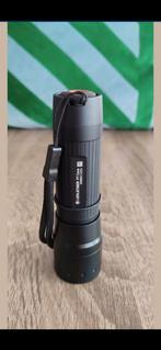 Professionele Zaklamp Ledlenser P7R, Caravans en Kamperen, Zaklampen, Ophalen of Verzenden, Zo goed als nieuw, Batterij