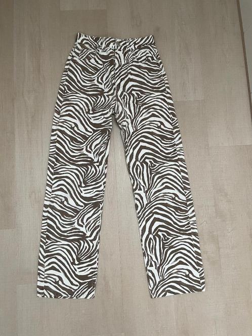 Jeans broek met zebraprint - Pull n Bear, Vêtements | Femmes, Jeans, Comme neuf, W27 (confection 34) ou plus petit, Autres couleurs