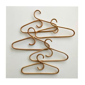 5 Vintage kleerhangers kapstokken in rotan beschikbaar voor biedingen