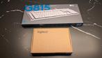 Logitech G815 - Wit, Frans Azerty +  zwarte keycaps [nieuw], Informatique & Logiciels, Claviers, Neuf, Logitech G, Enlèvement ou Envoi