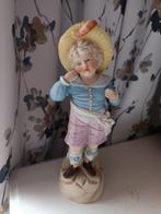 Biscuit porselein beeld jongen., Ophalen of Verzenden, Zo goed als nieuw