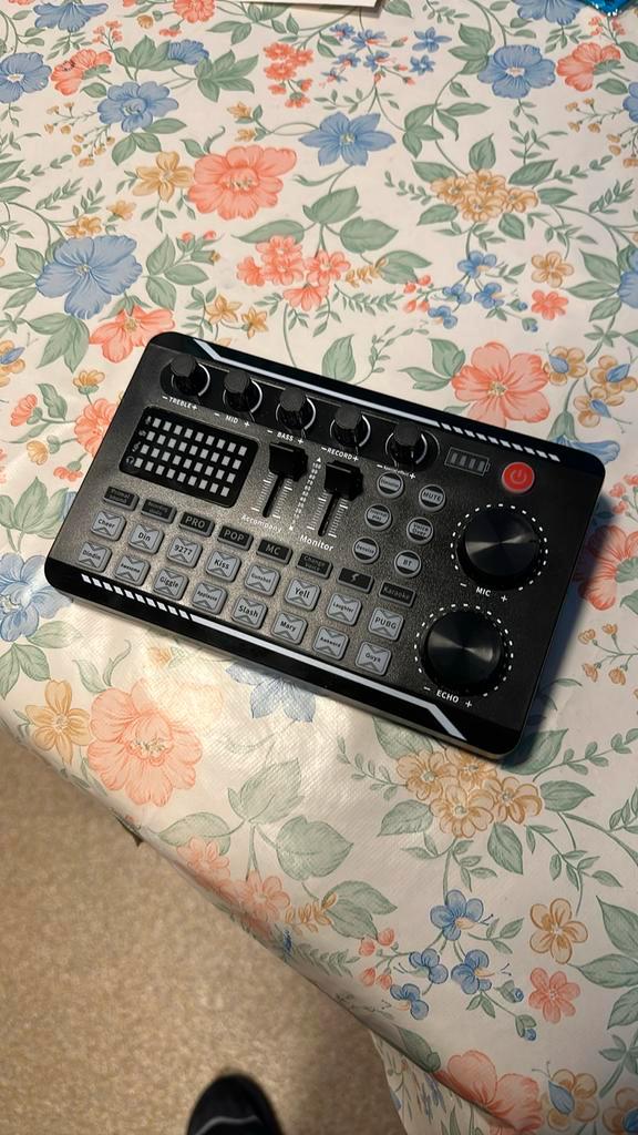 Sound Board & Streaming Deck! Best Veel Opties! NIEUW!!, Muziek en Instrumenten, Mengpanelen, Nieuw, 20 kanalen of meer, Microfooningang