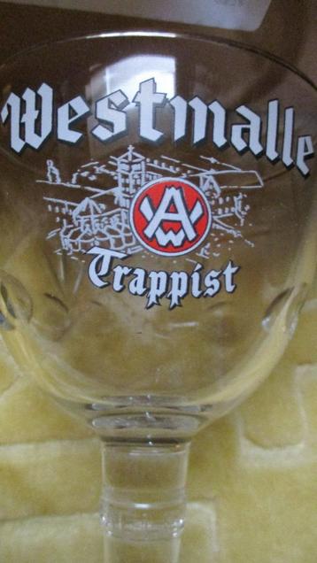 3 Westmalle Trappist met abdij afbeelding beschikbaar voor biedingen