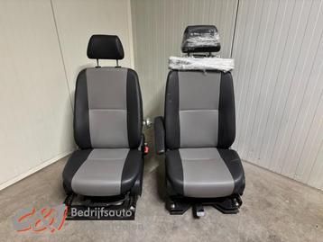 Voorstoelen links + rechts van een Volkswagen Crafter beschikbaar voor biedingen