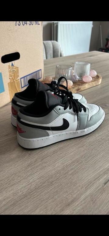 Nike Air Jordan 1 Low Light Smoke Grey maat 38 beschikbaar voor biedingen