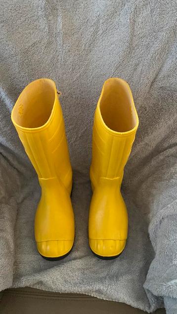 Laarzen nieuwe gele kleur maat 43 met stalen tip PRIMO 800 beschikbaar voor biedingen