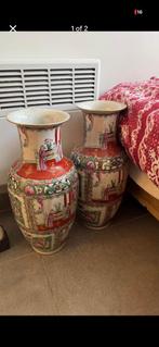 Set van 2 Chinese porseleinen vazen – handbeschilderd, Ophalen