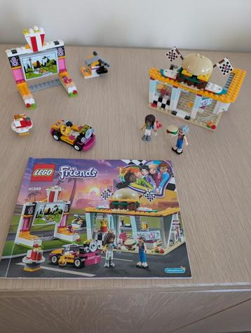 KOOPJE ... Unieke verzameling Lego Friends beschikbaar voor biedingen