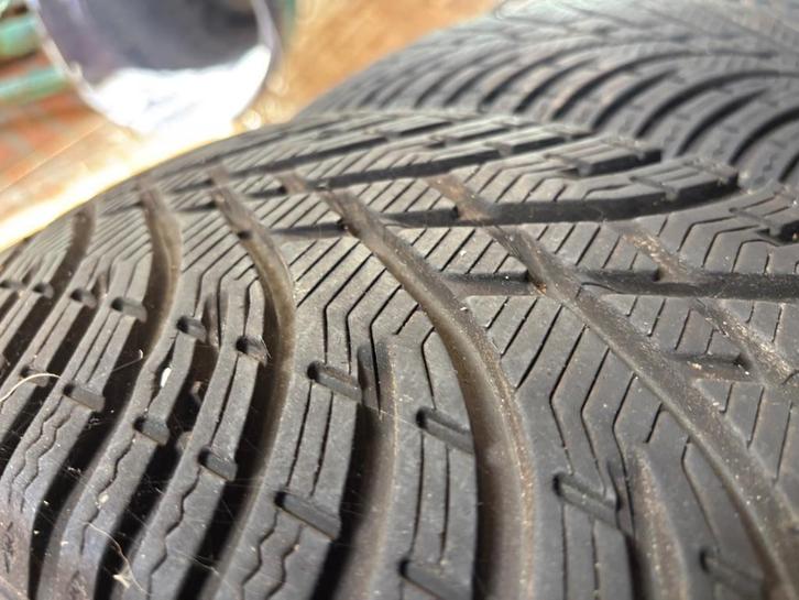 Winterbanden 205/55/R19 Kleber, Auto-onderdelen, Banden en Velgen, Band(en), Winterbanden, 19 inch, 205 mm, Personenwagen, Gebruikt