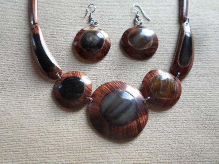 lot ethnische kettingen, nieuwe staat 5€/st, Handtassen en Accessoires, Kettingen, Kunststof, Ophalen of Verzenden
