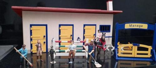 Vintage paardenstal - schleich - met originele figuurtjes ., Verzamelen, Speelgoed, Zo goed als nieuw, Ophalen of Verzenden