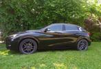 Infiniti Q30S, Autos, Infiniti, Alcantara, Carnet d'entretien, Berline, Noir