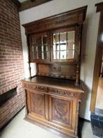 Oude kast met spiegel, Ophalen