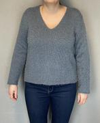 Blauwgrijze zachte trui met V-hals (M/38), Ophalen of Verzenden, Zo goed als nieuw, Maat 38/40 (M), Blauw