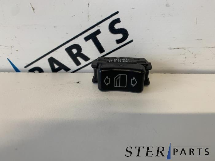 Commutateur vitre électrique d'un Mercedes C-Klasse, Autos : Pièces & Accessoires, Tableau de bord & Interrupteurs, Mercedes-Benz