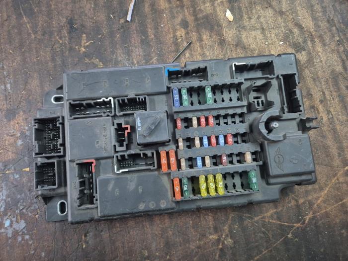 Zekeringkast van een Mini Cooper, Auto-onderdelen, Elektronica en Kabels, Mini, Gebruikt, 3 maanden garantie, Ophalen of Verzenden