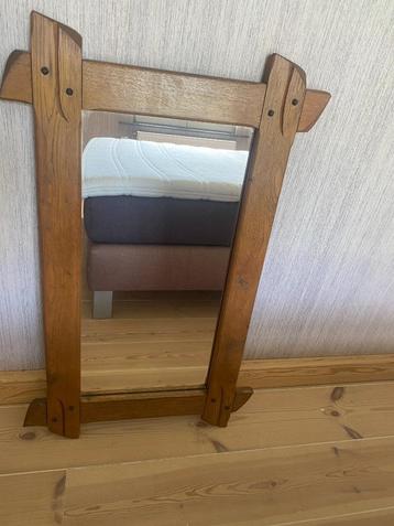Houten spiegel vintage beschikbaar voor biedingen
