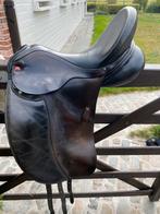 Albion dressuurzadel 17,5 inch, Dieren en Toebehoren, Paarden en Pony's | Zadels, Ophalen of Verzenden, Zo goed als nieuw