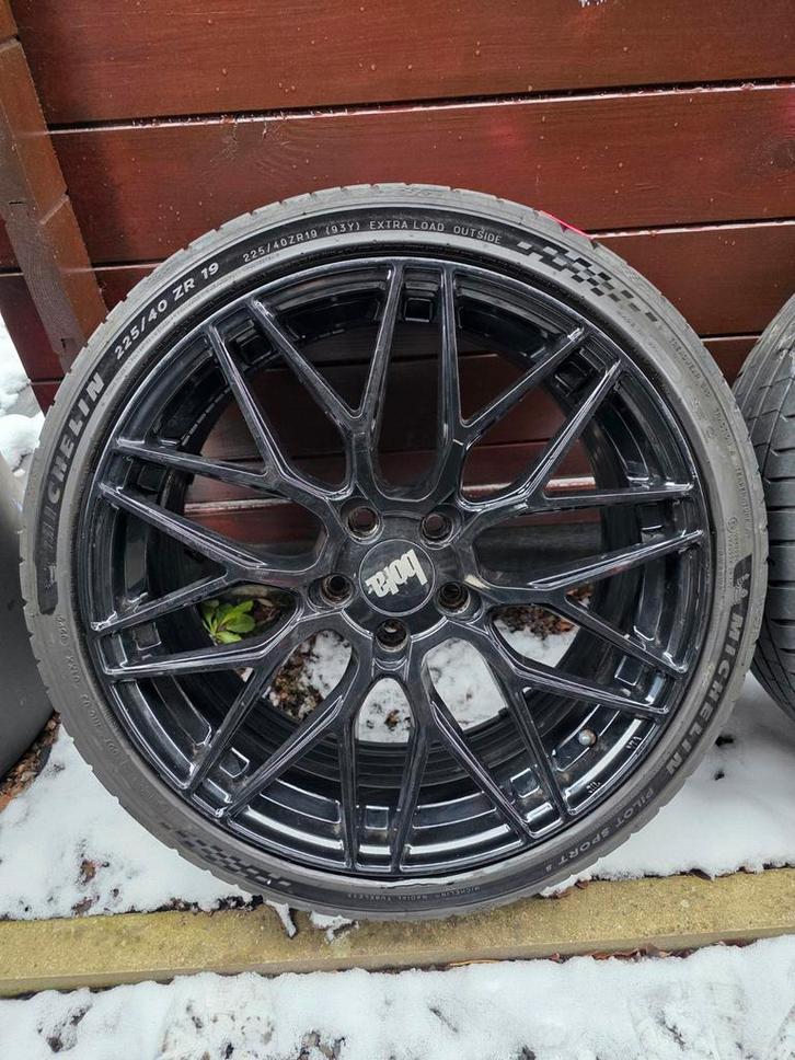 Ensemble Bola B17 Brilliant Black de 19 pouces de largeur, Autos : Pièces & Accessoires, Pneus & Jantes, Pneu(s), Enlèvement