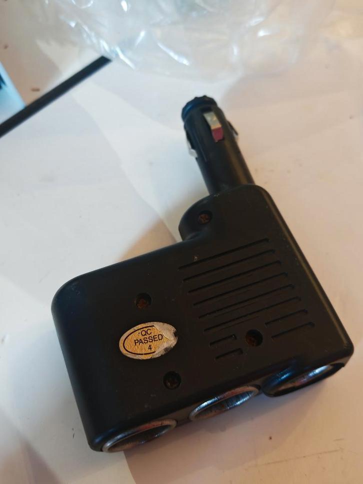 Sigarettenaansteker met 3 aansluitingen, Auto diversen, Auto-accessoires, Gebruikt, Ophalen of Verzenden