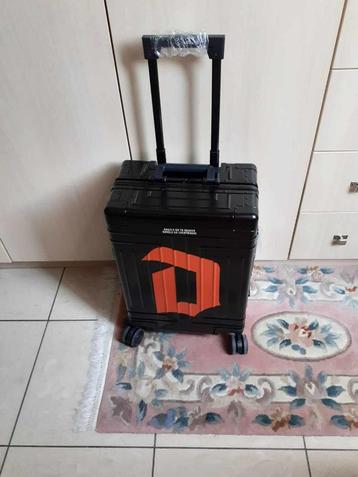 DUVEL reiskoffer beschikbaar voor biedingen