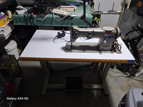 Professionele naaimachine, Hobby en Vrije tijd, Naaimachines en Toebehoren, Zo goed als nieuw, Naaimachine, Ophalen of Verzenden