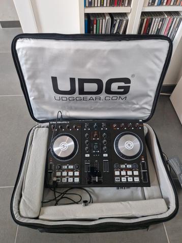 Traktor Kontrol S2 dans sa boîte d'origine + sac de vol UDGG, Enlèvement ou Envoi, Comme neuf