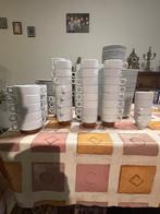 Servies, Huis en Inrichting, Ophalen, Zo goed als nieuw, Overige stijlen, Compleet servies