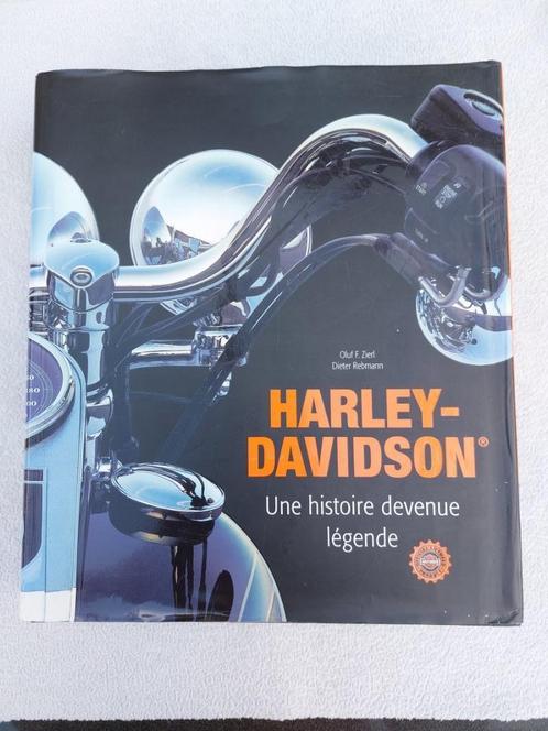 Livre Harley Davidson Une histoire devenu legende., Livres, Motos, Comme neuf, Général, Enlèvement ou Envoi