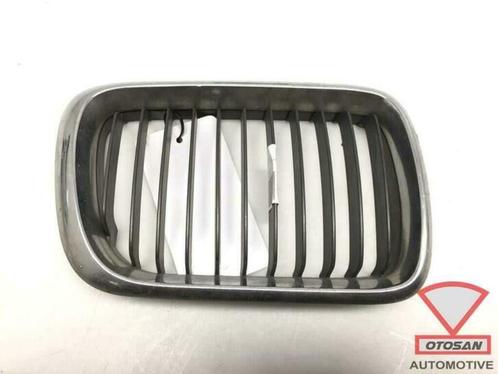bmw 3 serie e36 grille grill rechts nieuw! 51138185802, Auto-onderdelen, Carrosserie, BMW, Rechts, Nieuw