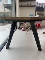 Houten tafel met zwart gelakte poten XOOON, Ophalen