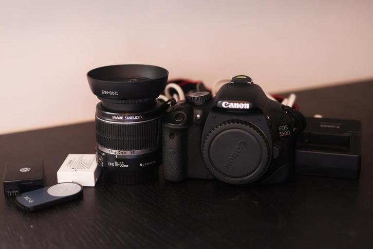 Canon 550D & lens EF-S 18-55 f3.5-5.6 IS, Audio, Tv en Foto, Fotocamera's Digitaal, Gebruikt, Spiegelreflex, Canon, Minder dan 4 keer