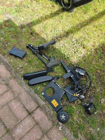Alles moet weg.Prijs overeen te komen. beschikbaar voor biedingen