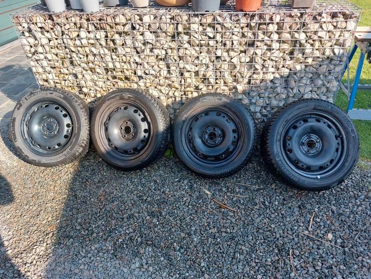 Jantes acier et pneus hiver 15 pouces, Autos : Pièces & Accessoires, Pneus & Jantes, Pneu(s), Pneus hiver, 15 pouces, Enlèvement