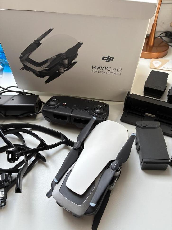 Mavic air DJI drone fly more combo (2 SETS beschikbaar), Audio, Tv en Foto, Drones, Zo goed als nieuw, Drone met camera, Ophalen