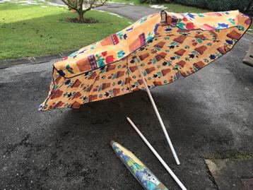 Deux Très Beaux PARASOLS à Vendre beschikbaar voor biedingen