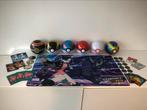 Pokémon playmat 6 pokéball 12 sleeves 13 coins goede staat, Enlèvement ou Envoi, Comme neuf